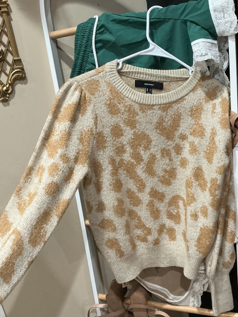 Vero Moda Cream and Tan Leopard Crewneck Sweater